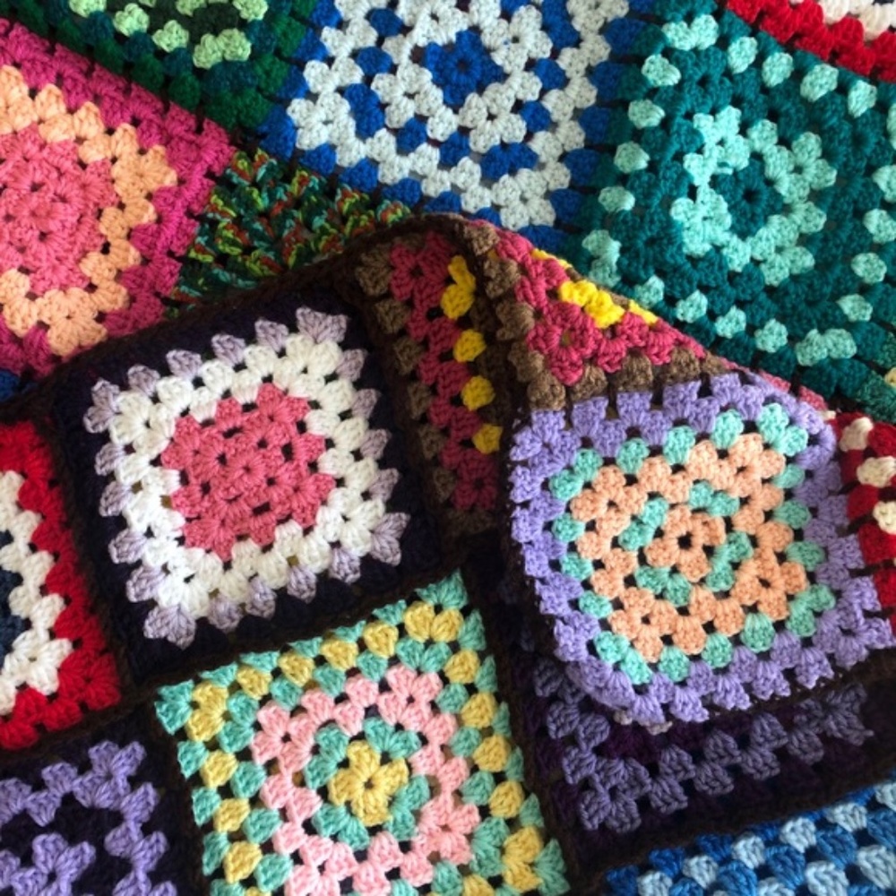 VINTAGE GRANNY SQUARE KNIT AFGHAN THROW BLANKET - Picture 5 of 10